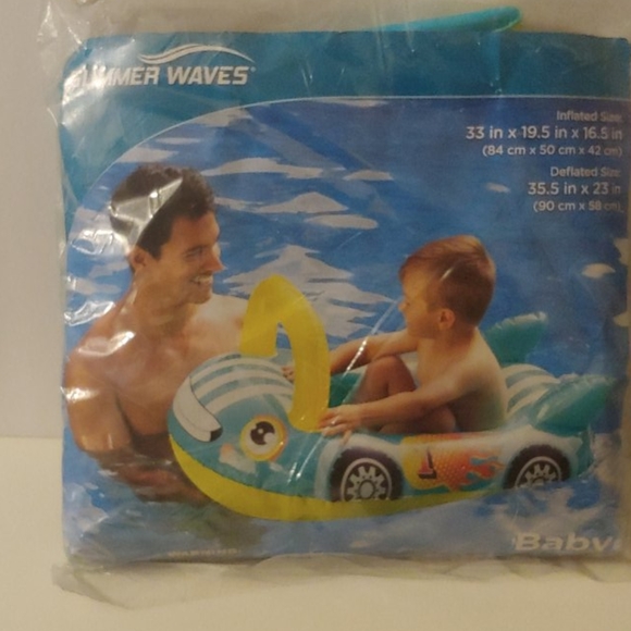 Baby float - Picture 1 of 1